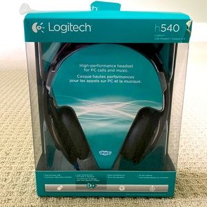 New! Logitech h549 USB headset w noise cancelling mic.  Gaming or work calls!